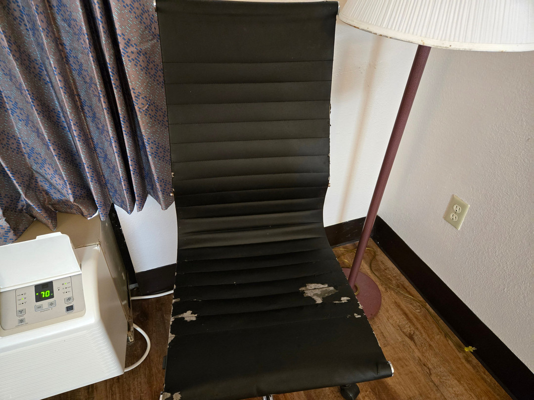 Days Inn & Suites By Wyndham Navarre Near Beaches/hurlburt主图