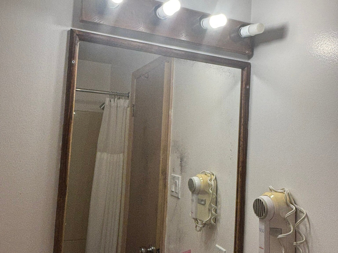 Cape Harbor Motor Inn主图