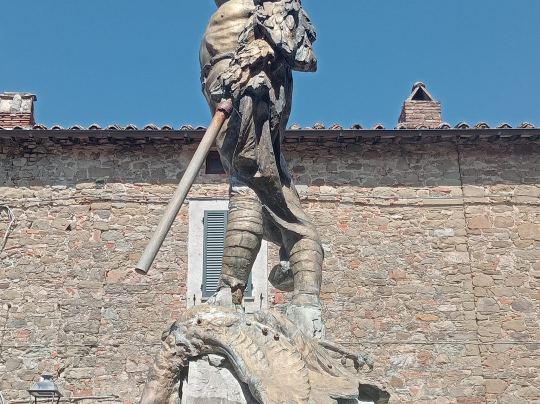 Monumento Ai Caduti-Castel Rigone必去景点