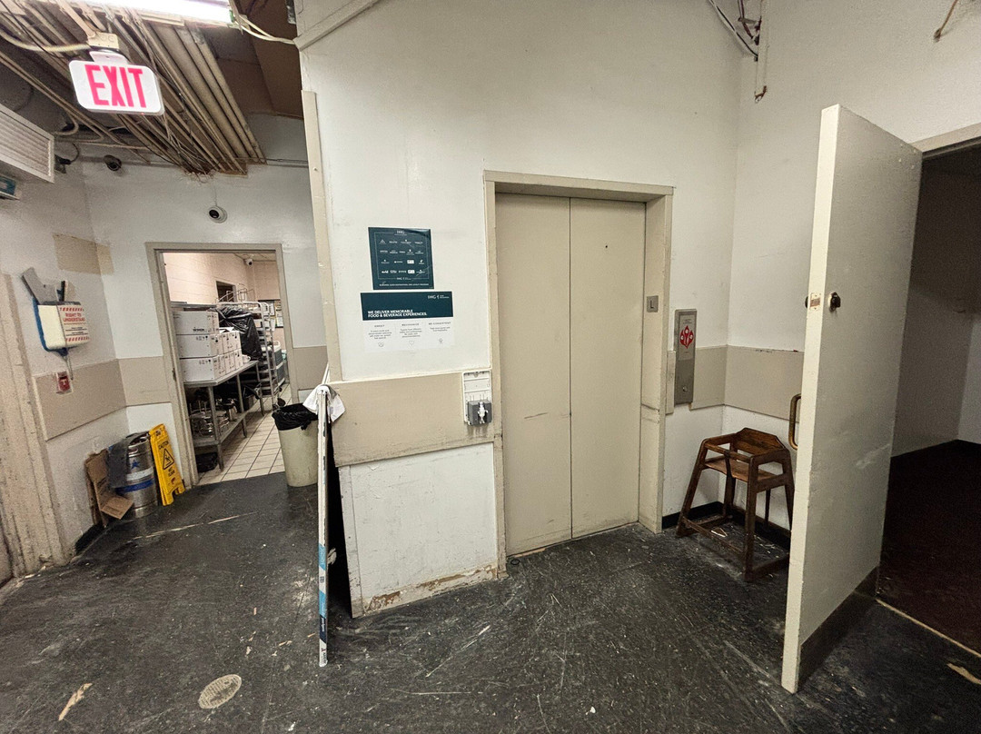 夏洛特大学假日酒店