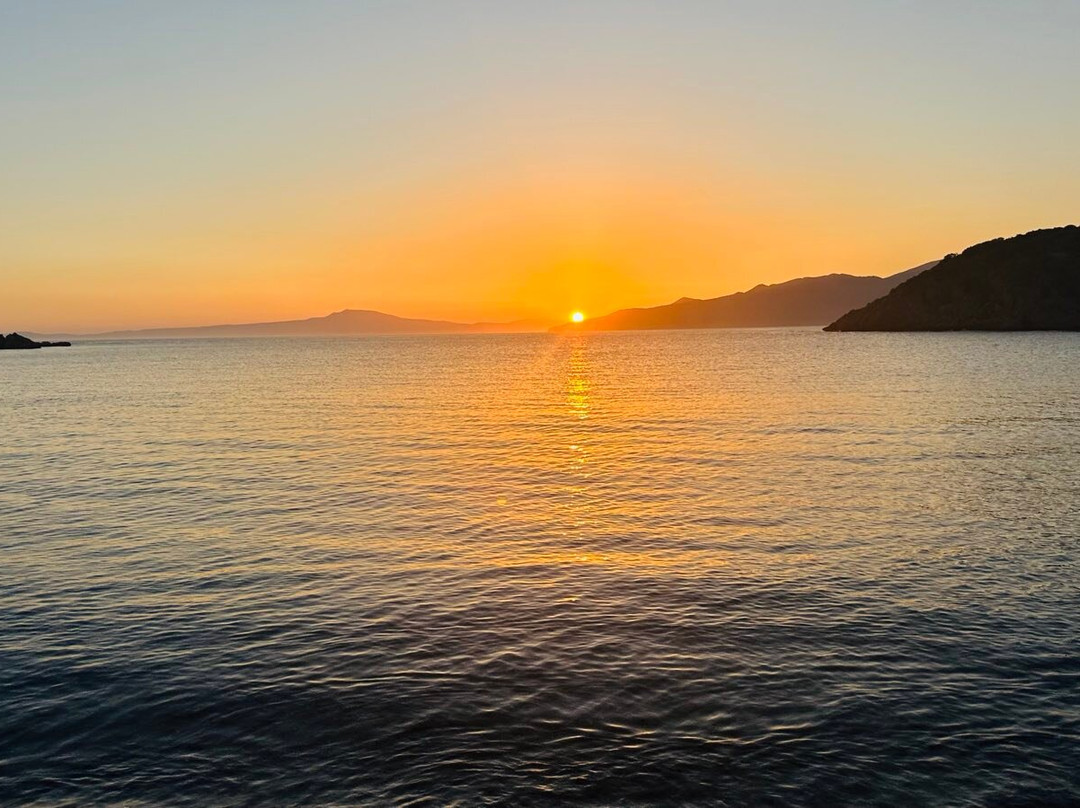 Delfinia Beach-Kardamyli必去景点