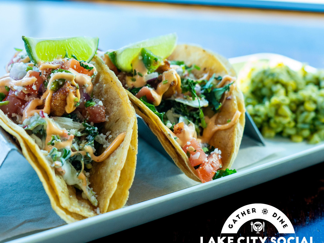 The Cove of Lake Geneva主图