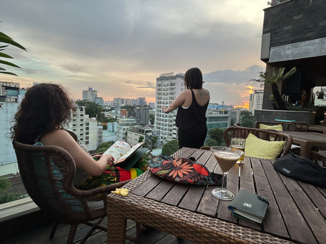 Au Lac Legend Hotel主图