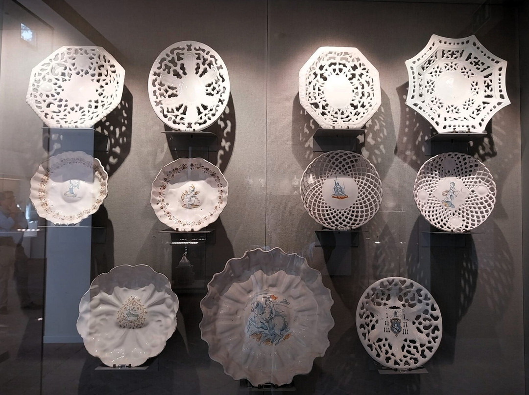 International Museum of Ceramics-法恩扎必去景点