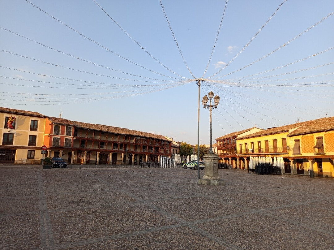 Plaza de Segovia-纳瓦尔卡尔内罗必去景点