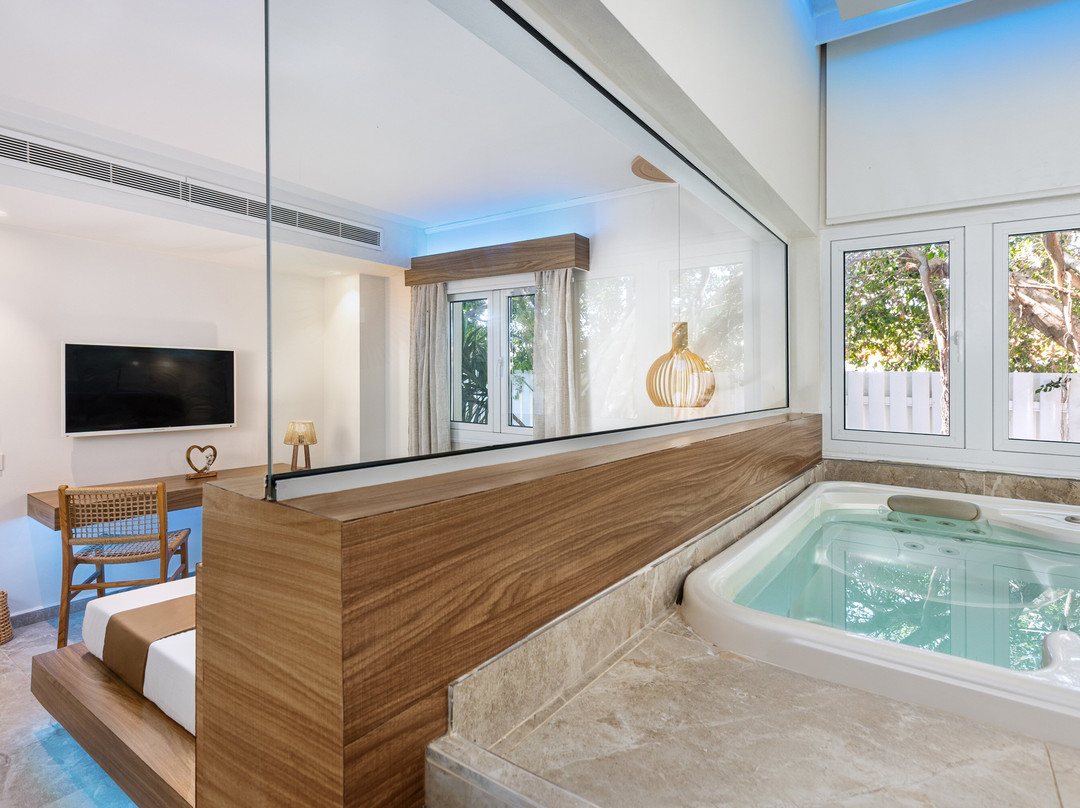 Sotira酒店住宿-So Hotels Beach Resort