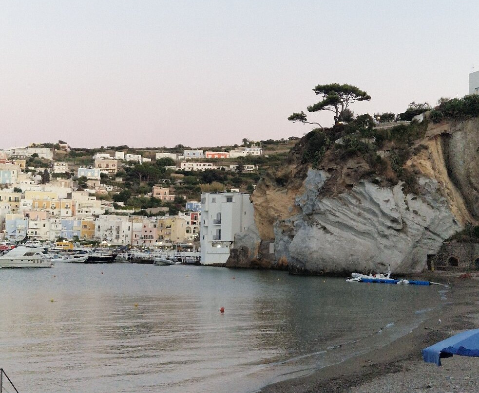 Spiaggia di Giancos-Ponza必去景点