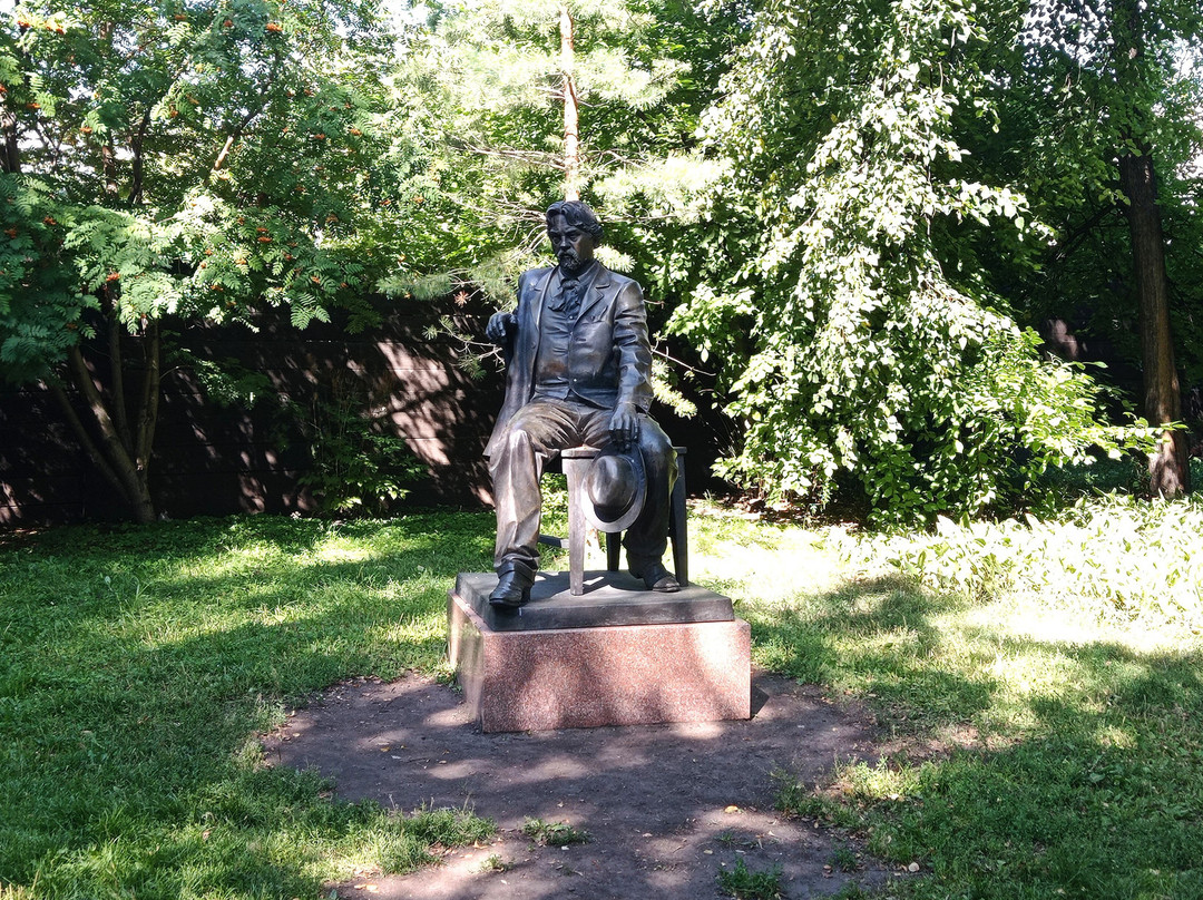 V.I. Surikov Monument-克拉斯诺亚尔斯克必去景点