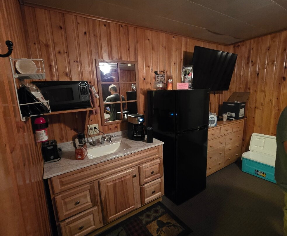 Evergreen Motel主图