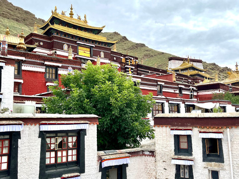 Viajes a Nepal-萨拉戈萨省必去景点