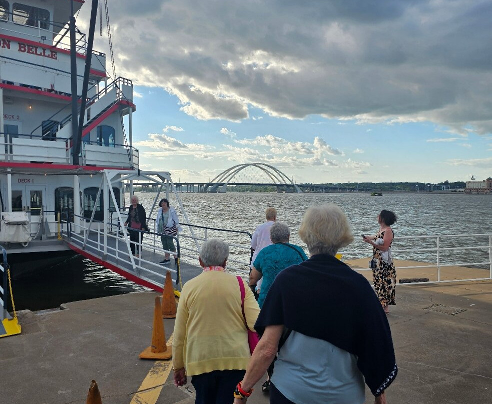 Celebration River Cruises-莫林必去景点