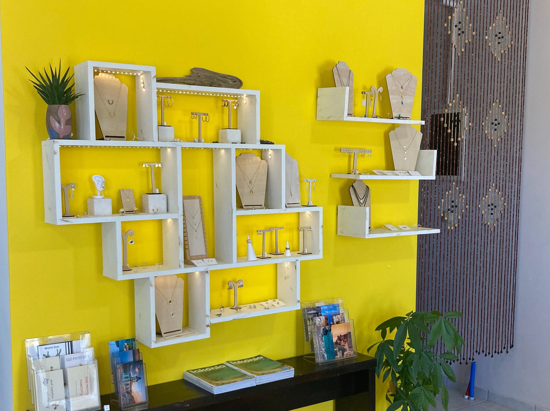 Ixós Ergastíri Argyrotechnías-Pirgos Dirou必去景点