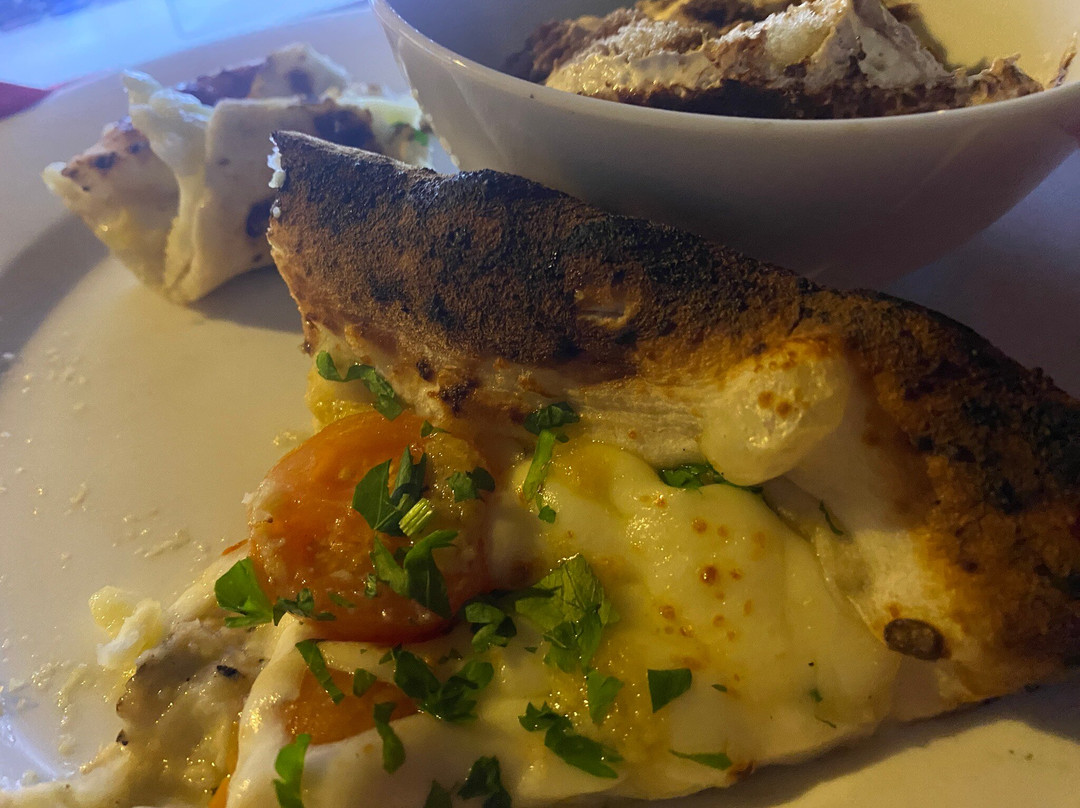 Larry's Pizzeria And Cocktail Bar