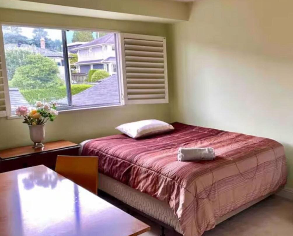Private room in West Vancouver