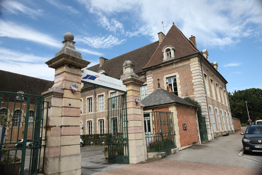 Hôpital Saint-Laurent-Seurre必去景点