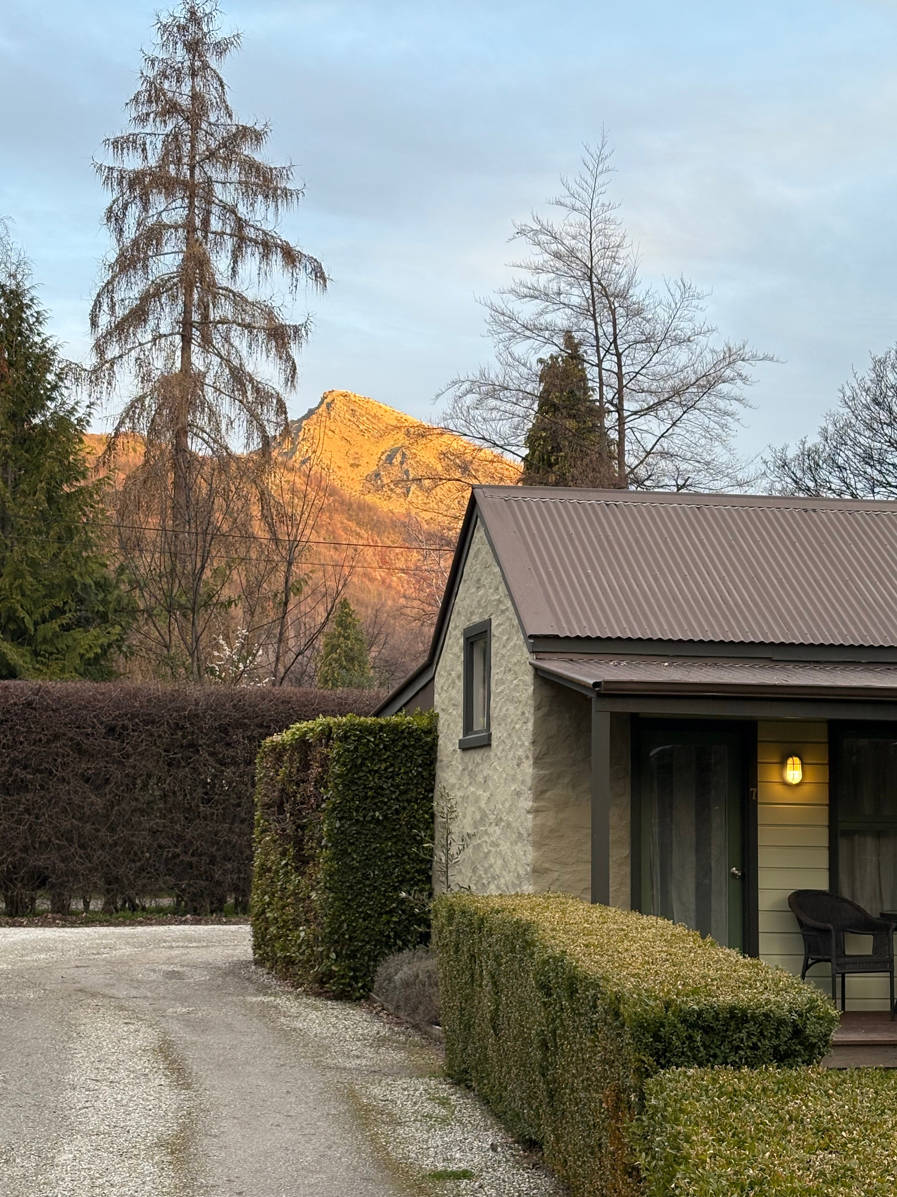 阿罗敦夜色酒店-官方