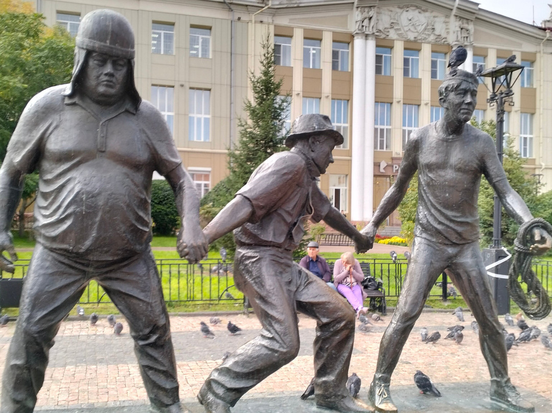 莱昂奈德.盖带雕塑-伊尔库茨克必去景点