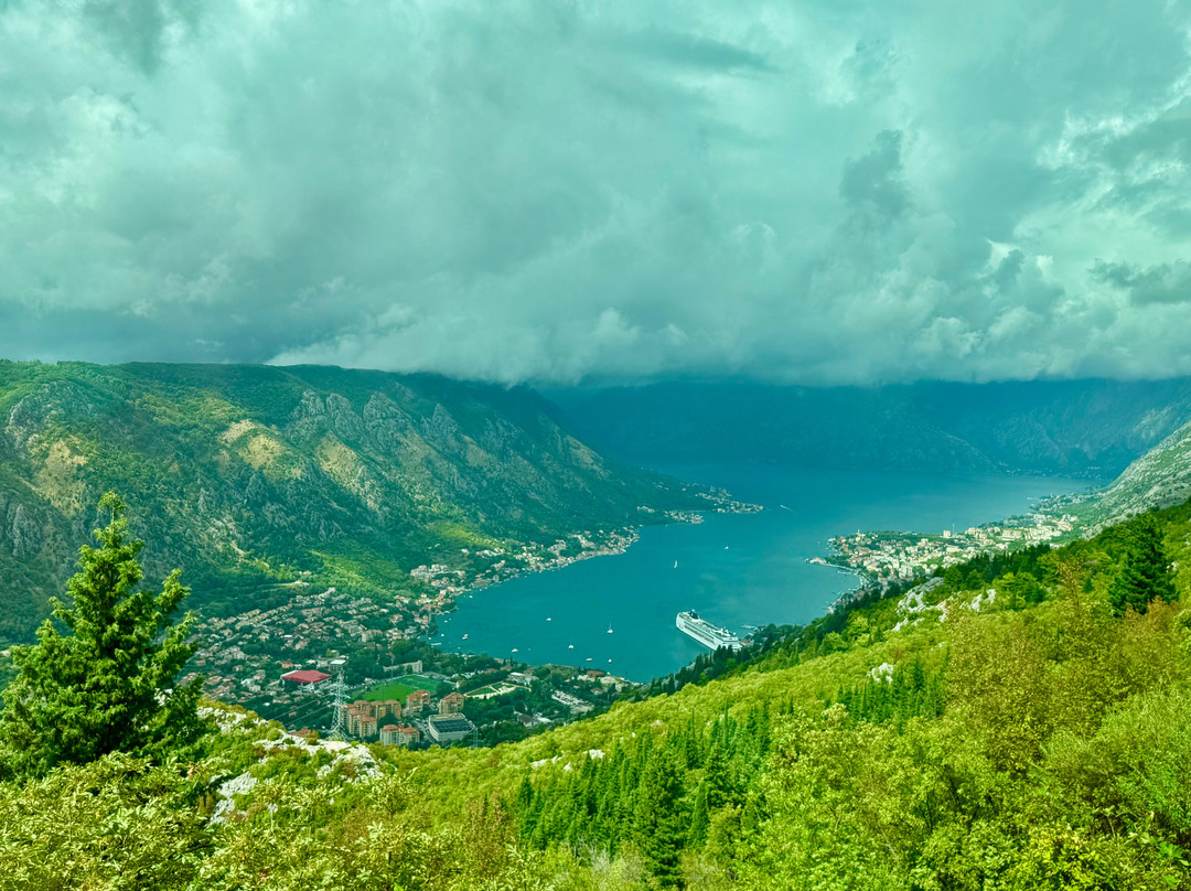 Viewing Point at the Road Kotor-Lovcen-科托尔必去景点
