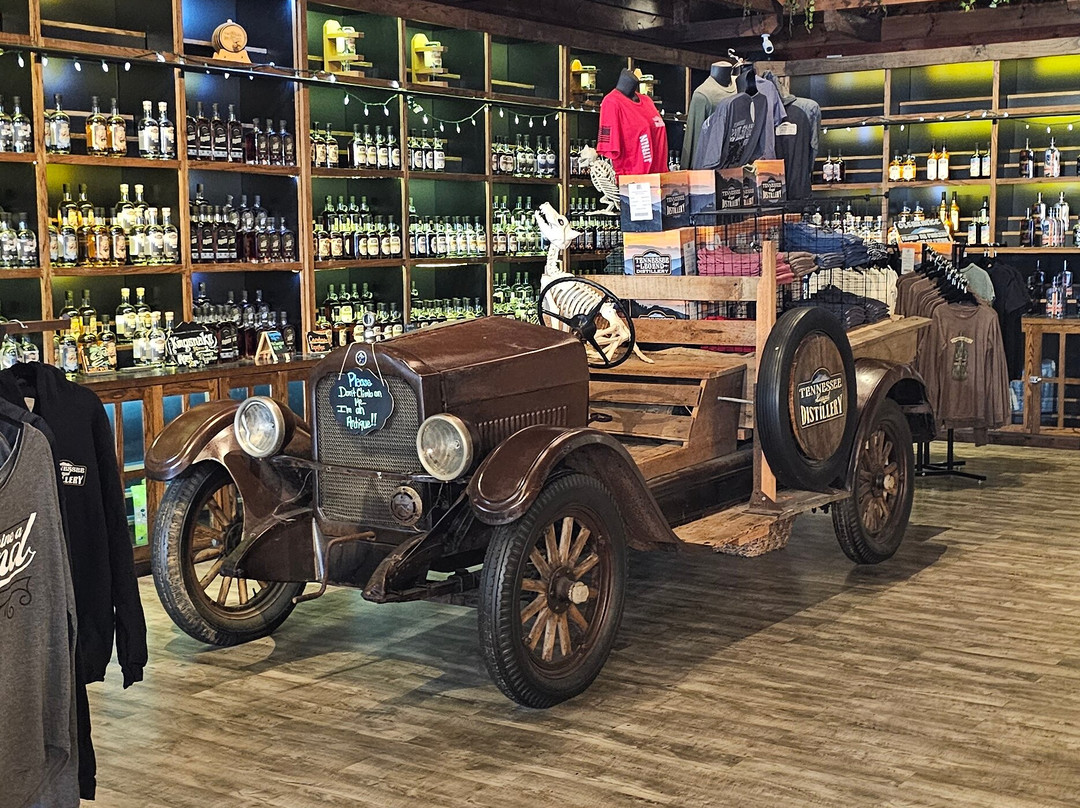 Tennessee Legend Distillery - Winfield Dunn Parkway-塞维尔维尔必去景点