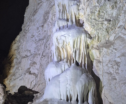 Meziad Cave-Meziad必去景点