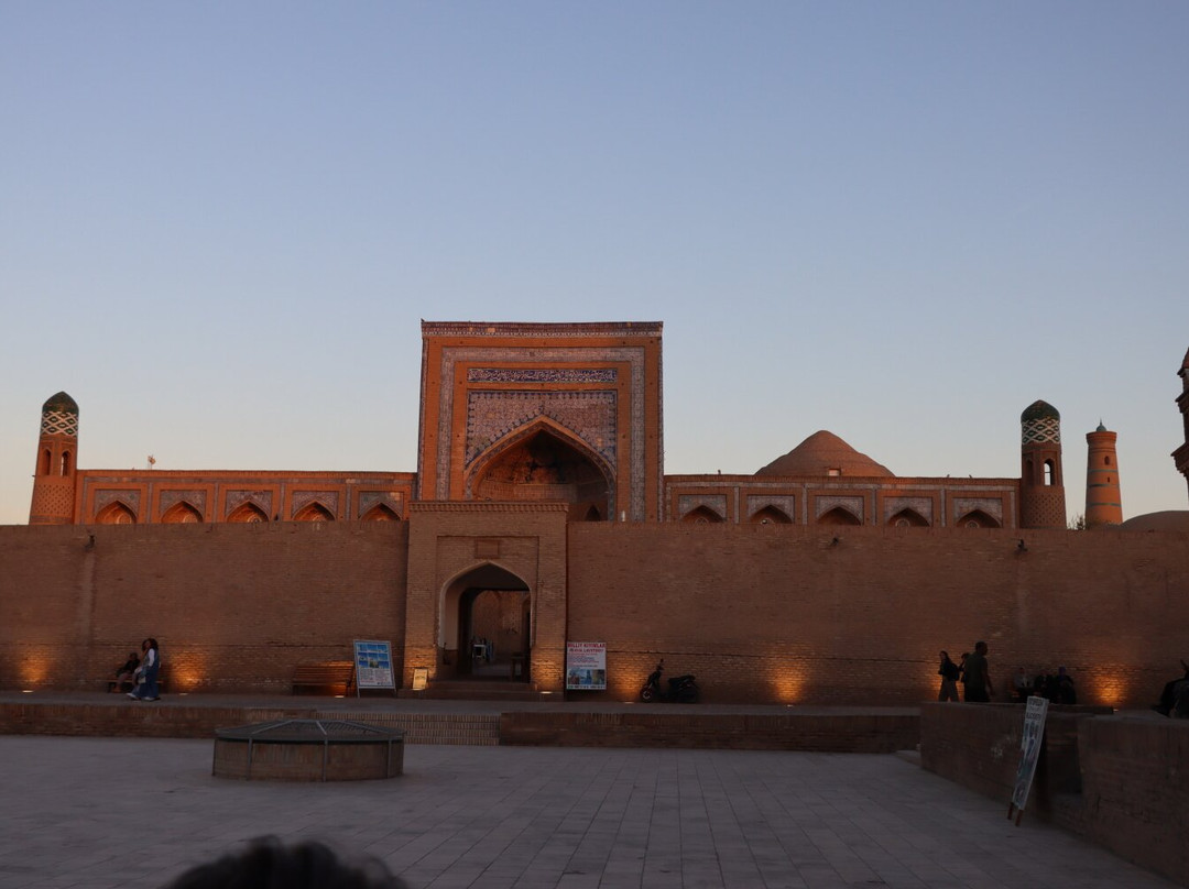 Mohammed Rakhim Khan Madrassah-希瓦必去景点