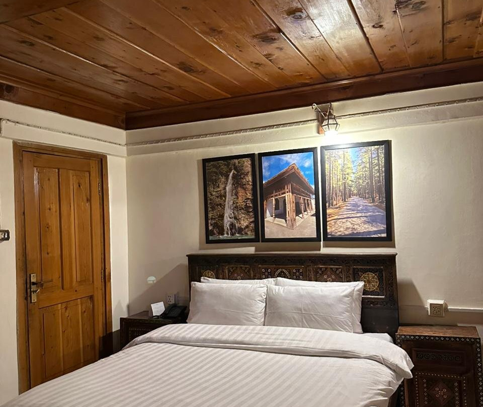 Walnut Heights By Roomy, Kalam