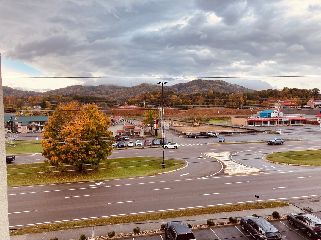 Holiday Inn & Suites Pigeon Forge Convention Center By IHG主图