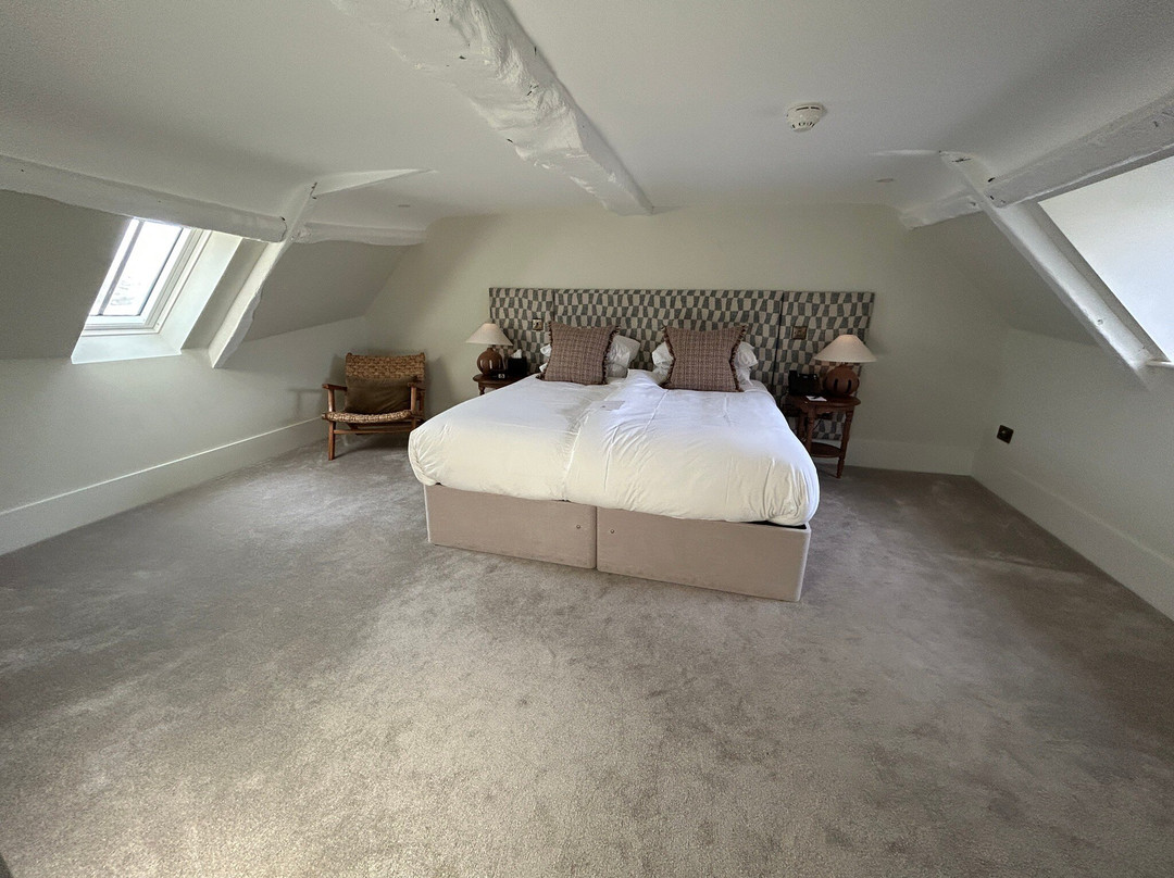 The Feathers Hotel主图