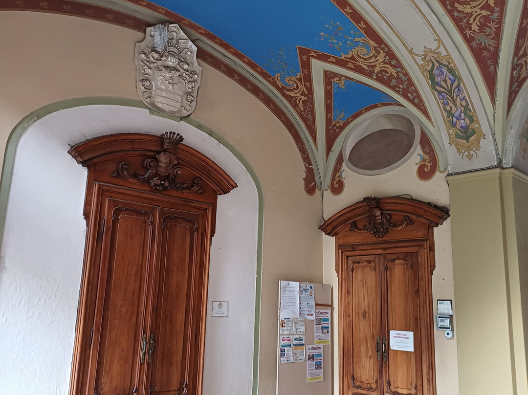 Palazzo Ferrari-Gozzano必去景点