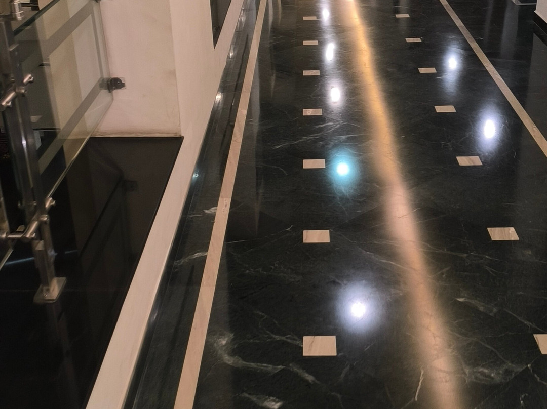 Renest Gandhidham主图