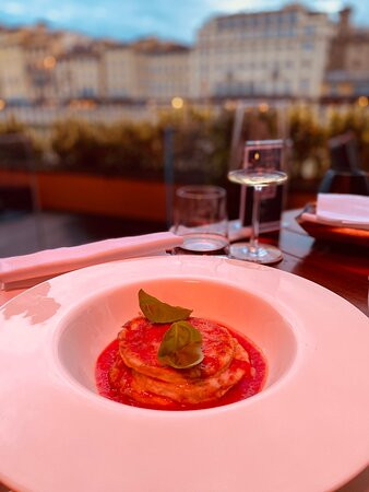 朗伽诺酒店主图