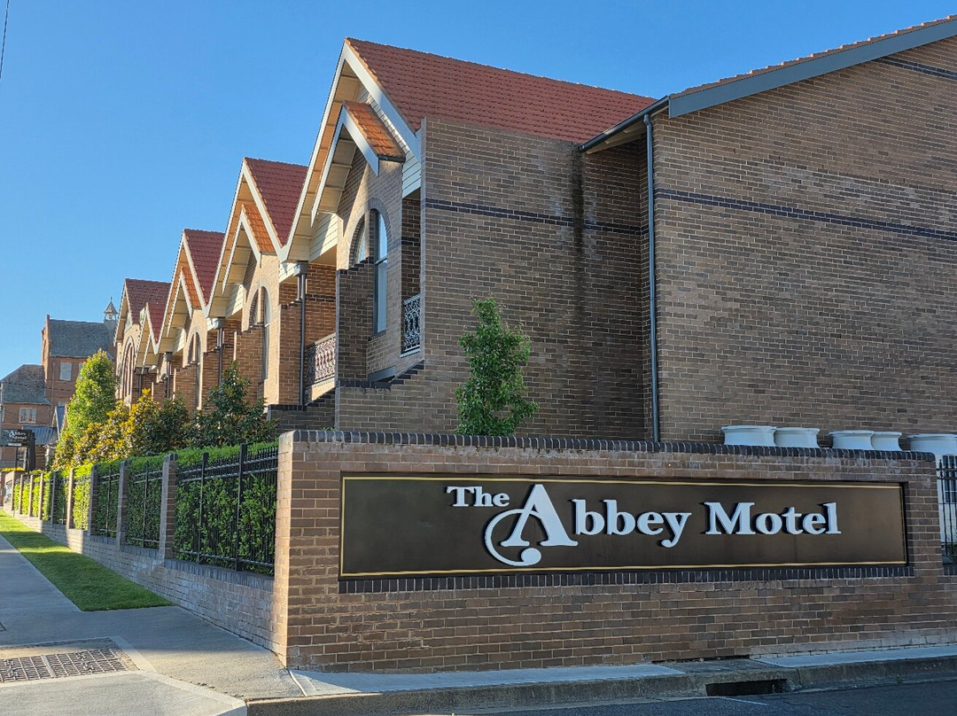 The Abbey Motel主图