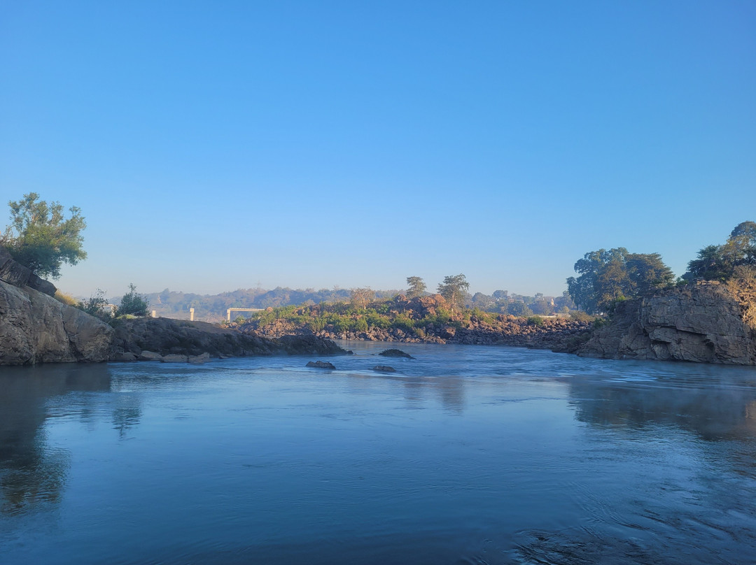 Marble Rocks at Bhedaghat-贾巴尔普尔必去景点