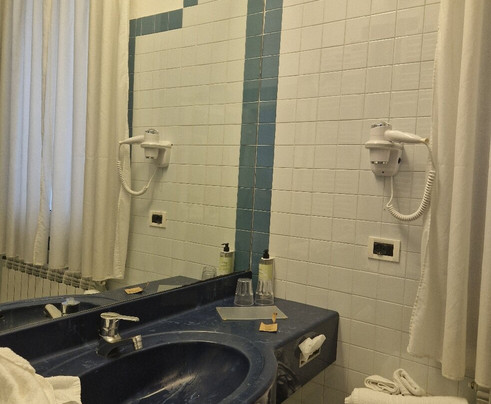 阿杜亚丽晶娜萨巴康体美容酒店主图