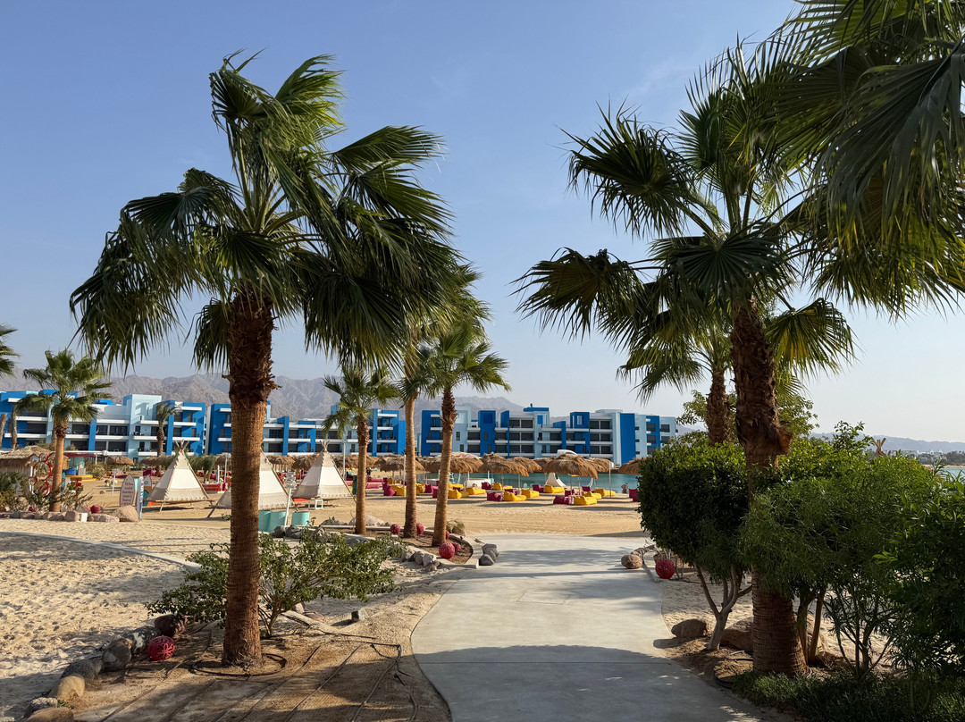 B12 Beach Club-亚喀巴必去景点