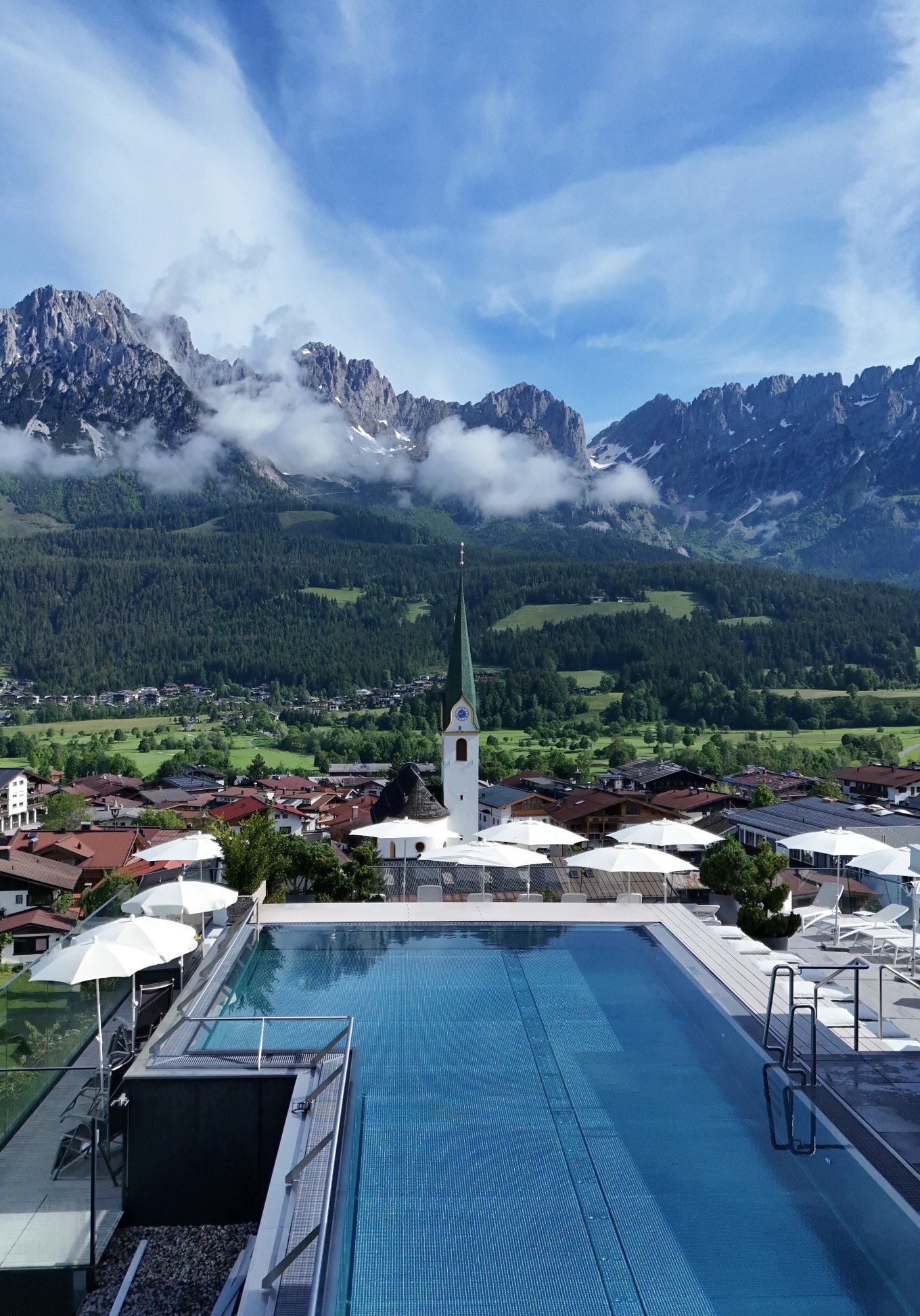 Hotel Das Kaiserblick-泳池