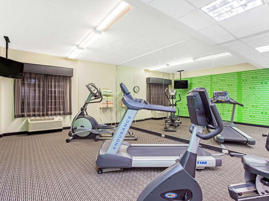 La Quinta Inn & Suites by Wyndham Birmingham Homewood主图