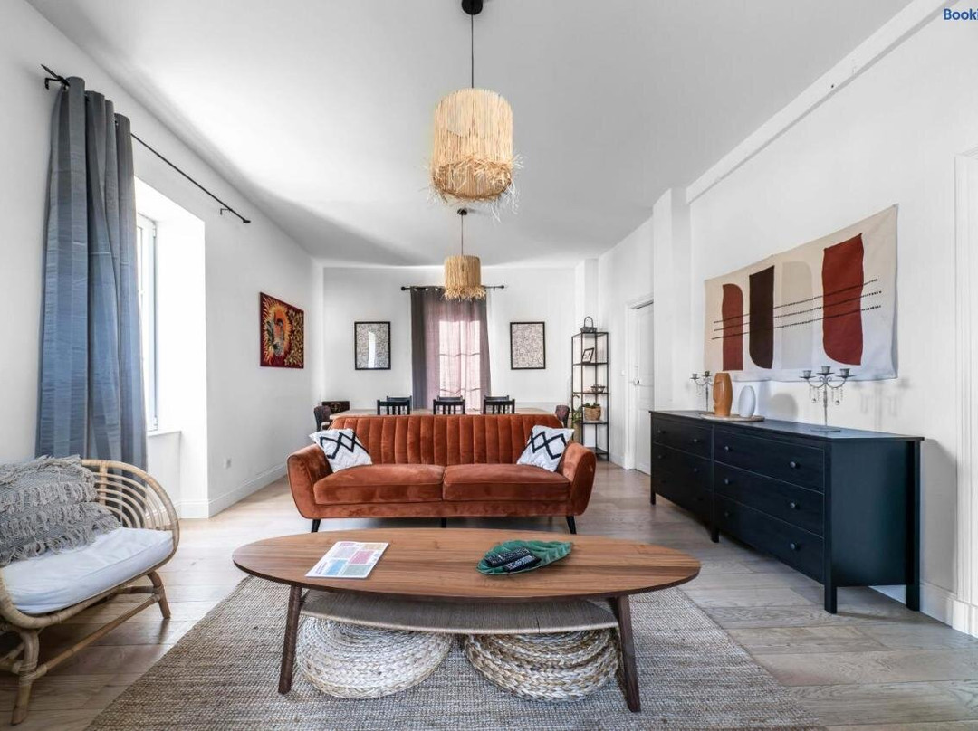 Grande Maison Gannat - Maison ou Appartements en Centre Ville