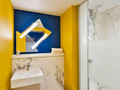 宜必思快捷梅肯克雷什酒店主图