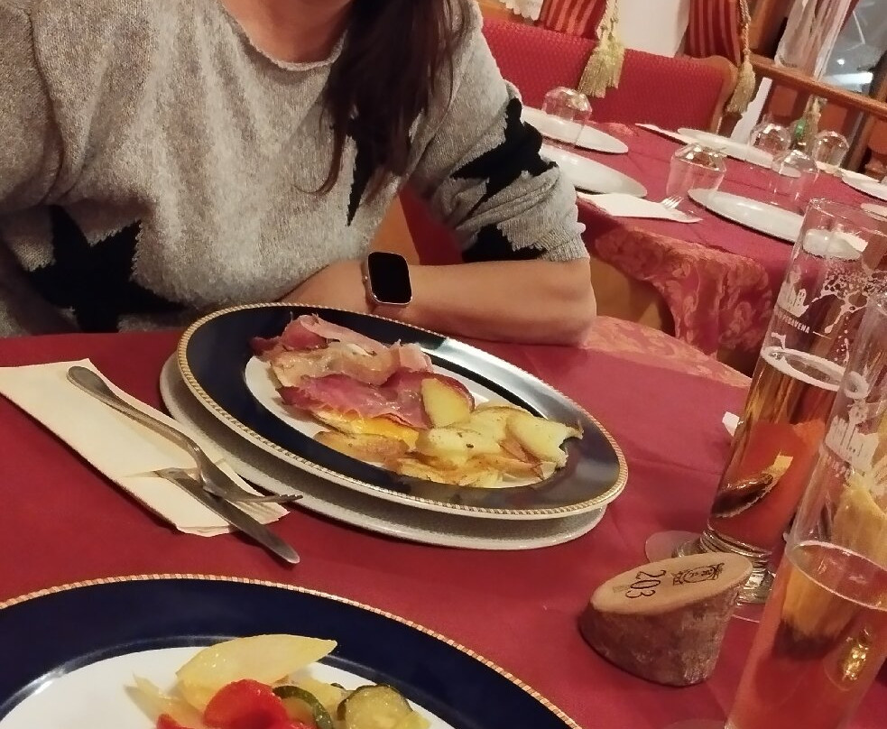 阿德里安娜酒店主图