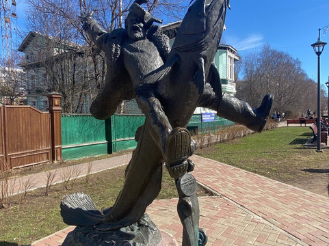 Monument to Sena Malina-阿尔汉格尔斯克必去景点