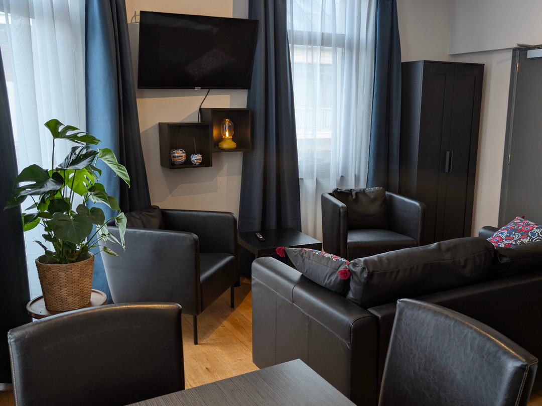 阿弗勒尔日库埃特酒店主图