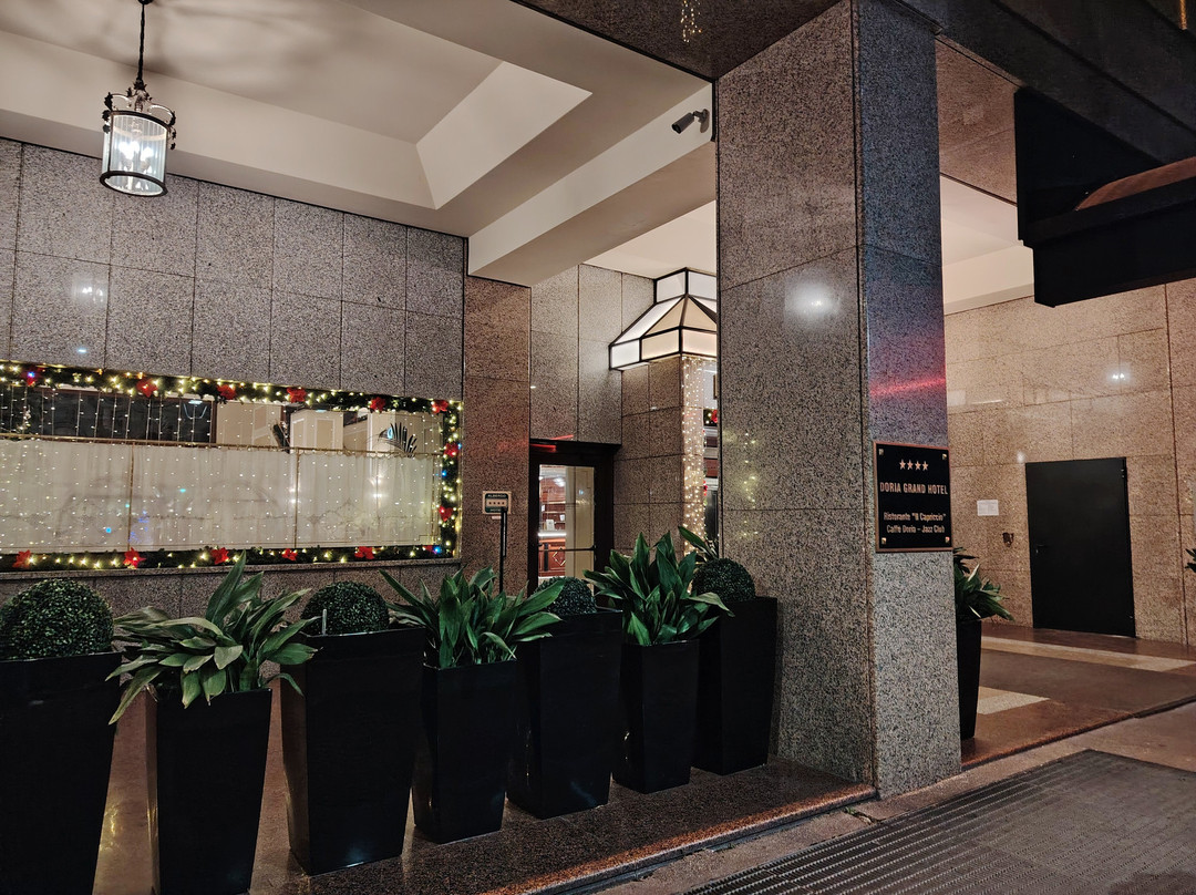 维多利亚大酒店主图