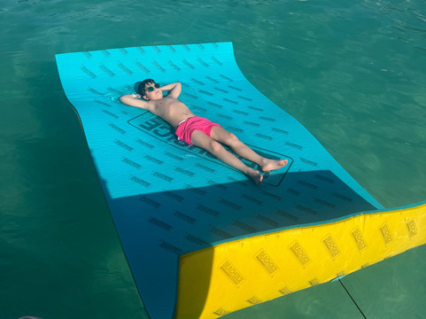 MM Royale Yachts-女人海滩必去景点