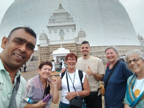 Travel With Manju-阿努拉德普勒圣城必去景点