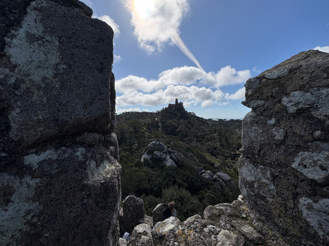 辛特拉旅游景点-摩尔人城堡