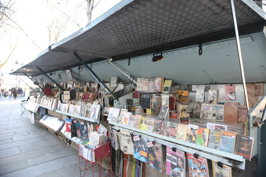 Les bouquinistes de paris-巴黎必去景点