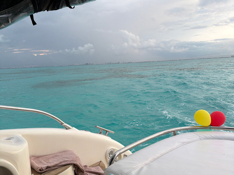 MM Royale Yachts-女人海滩必去景点