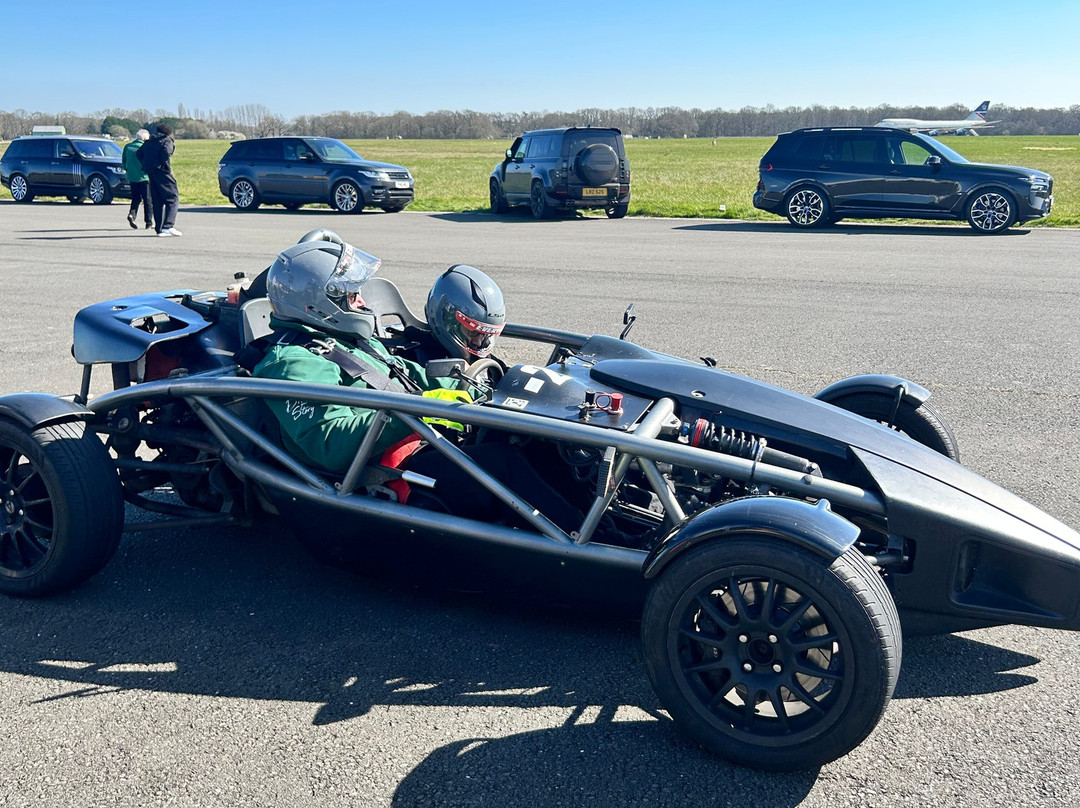 Everyman Driving Experiences-Cranleigh必去景点