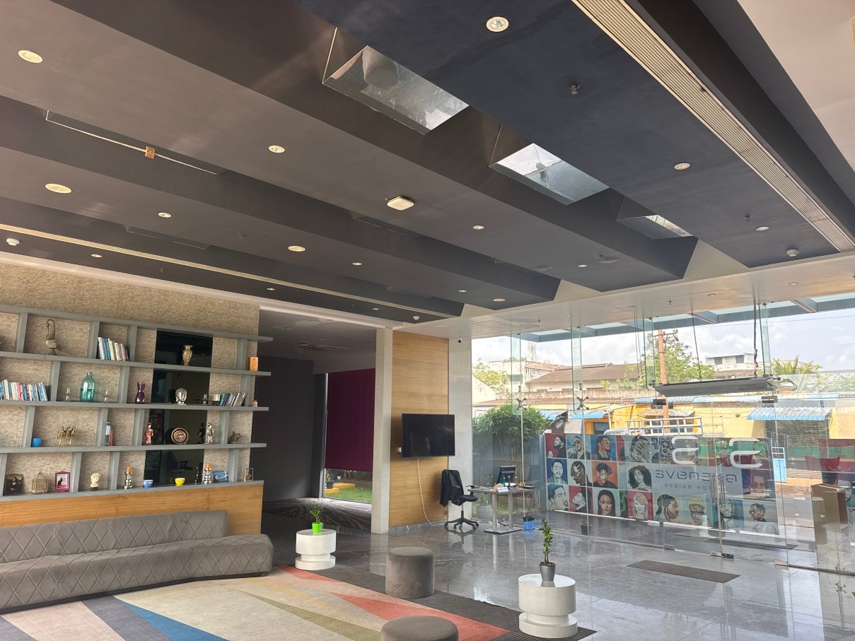 卡基纳达斯文斯卡设计酒店-旅行者
